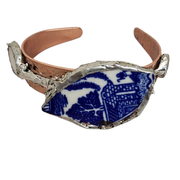 Willow China Treehouse Mother Of Pearl Oval Cooper Bangle - Picture 1 of 6
